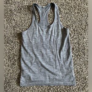 Lululemon tank size 8